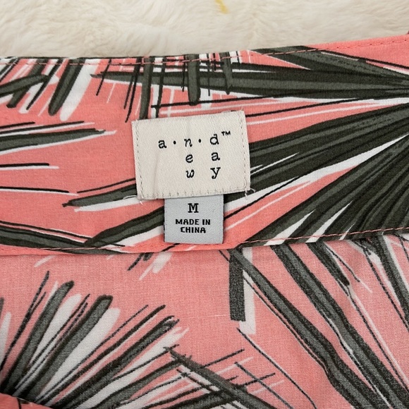 a.n.d eawy . Size M. Color pink and Gary - Picture 9 of 11